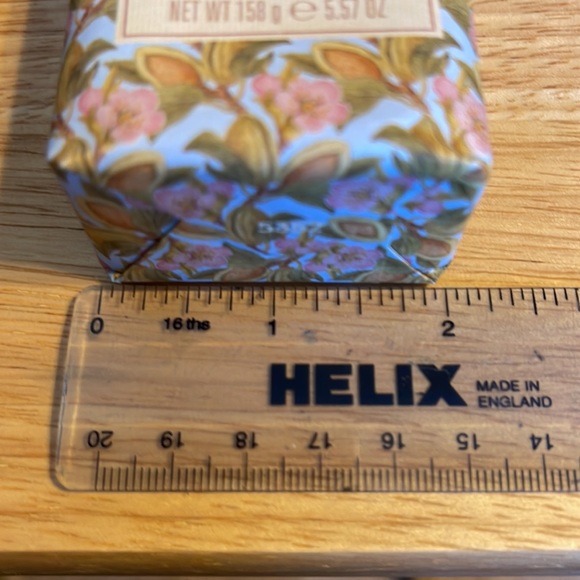 Crabtree & Evelyn Almond Milk and Honey Triple Milled Soap, 5.57 oz - Picture 7 of 9